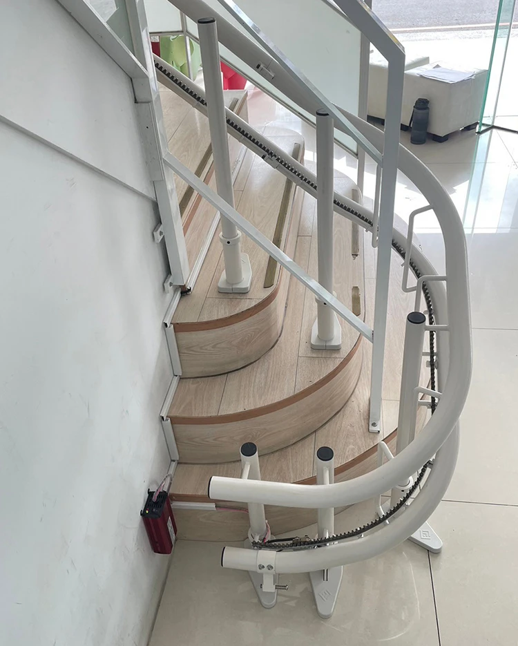 Arc-staircase-Curved-green-1Fto2F (7)